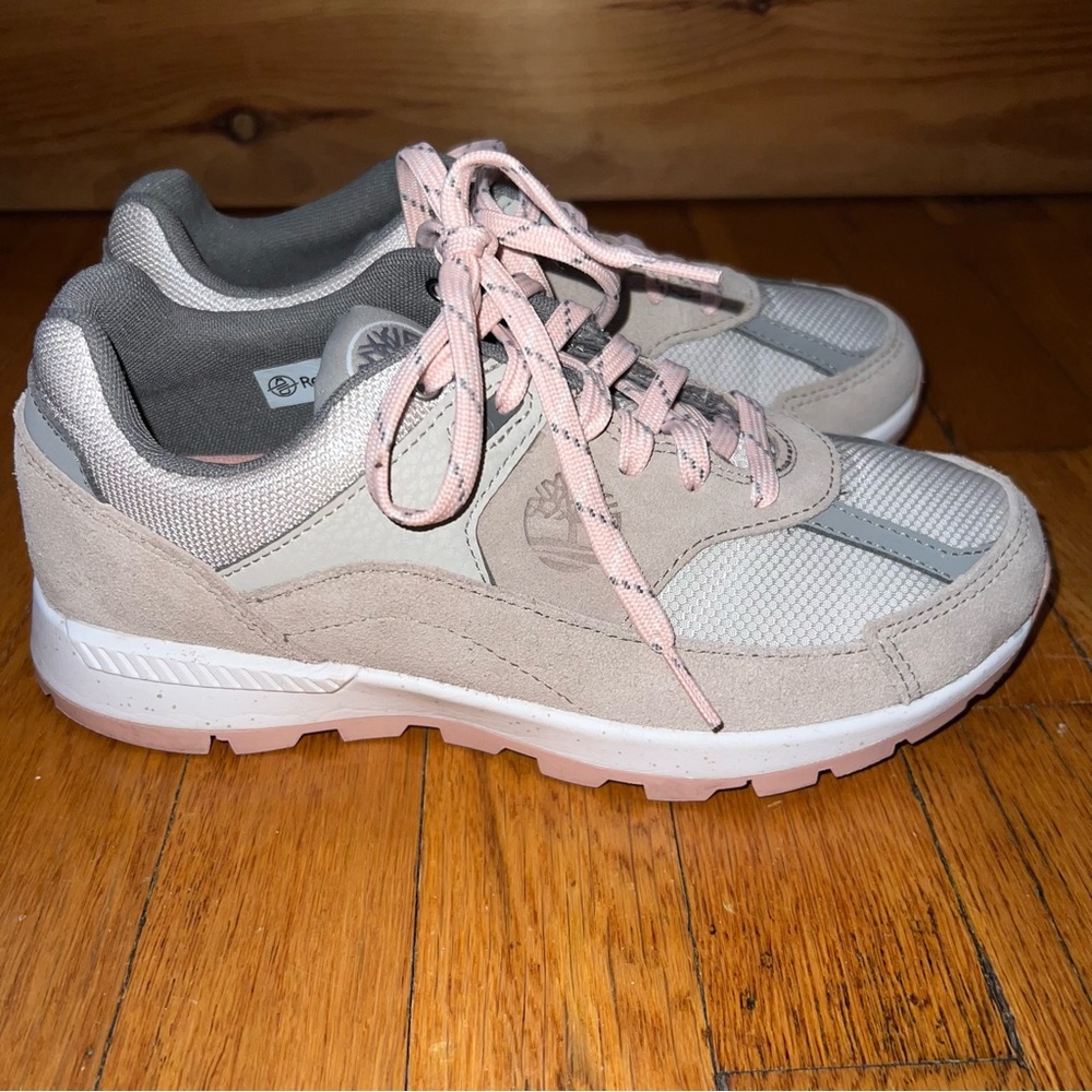 Timberland Women's Field Trekker Low Sneaker. Excellent condition